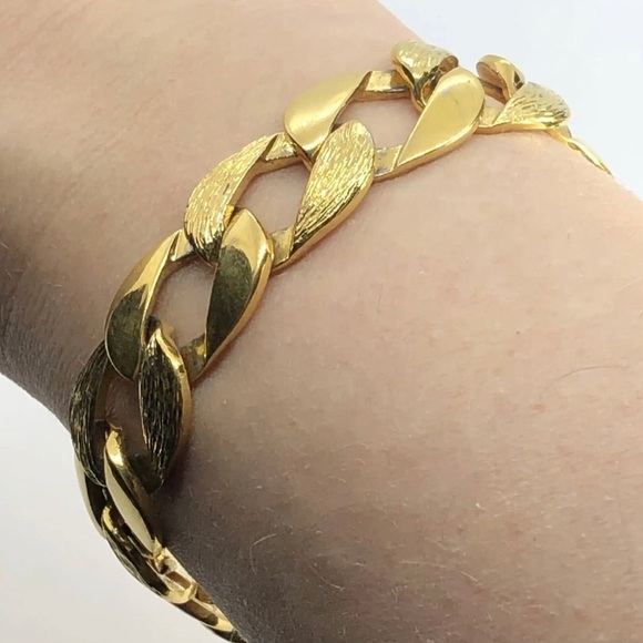 gold tone textured metal ribbon link bracelet. - Picture 7 of 7